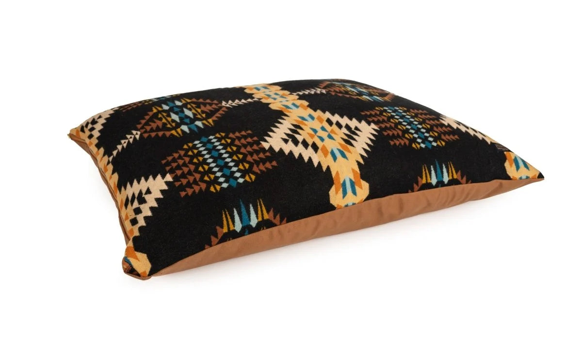 Rancho Arroyo Black Heritage Wool Pet Bed